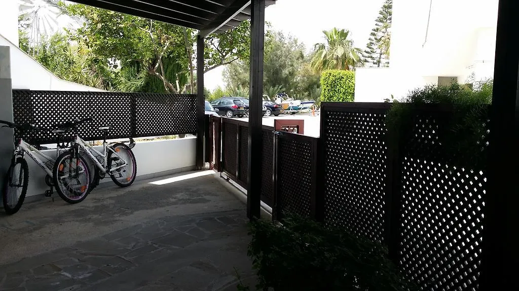 Yialos Holiday Apartments Periwolia