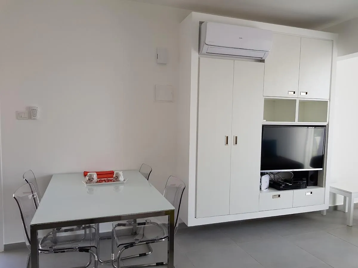 Yialos Holiday Apartments Periwolia