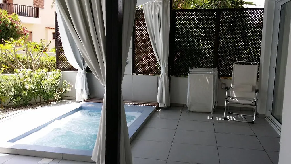Yialos Luxury Apartments Perivolia