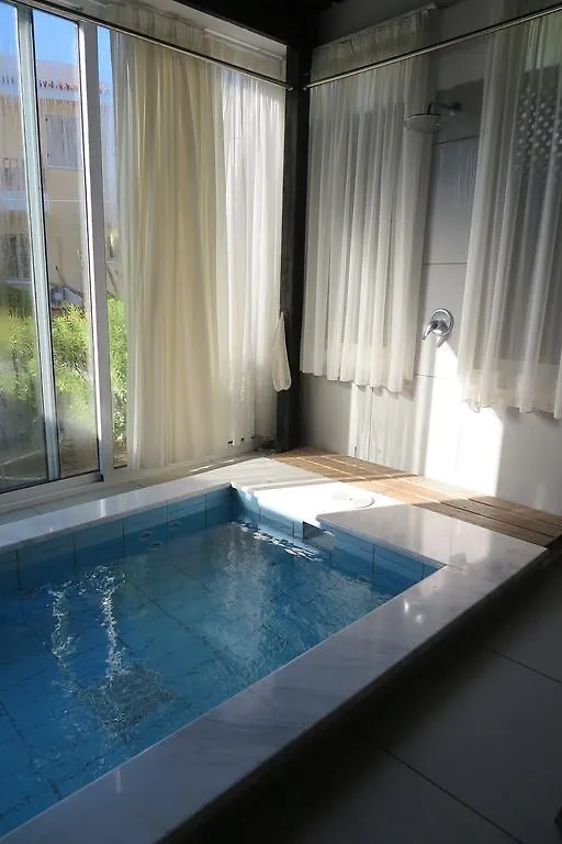 Yialos Luxury Apartments Perivolia